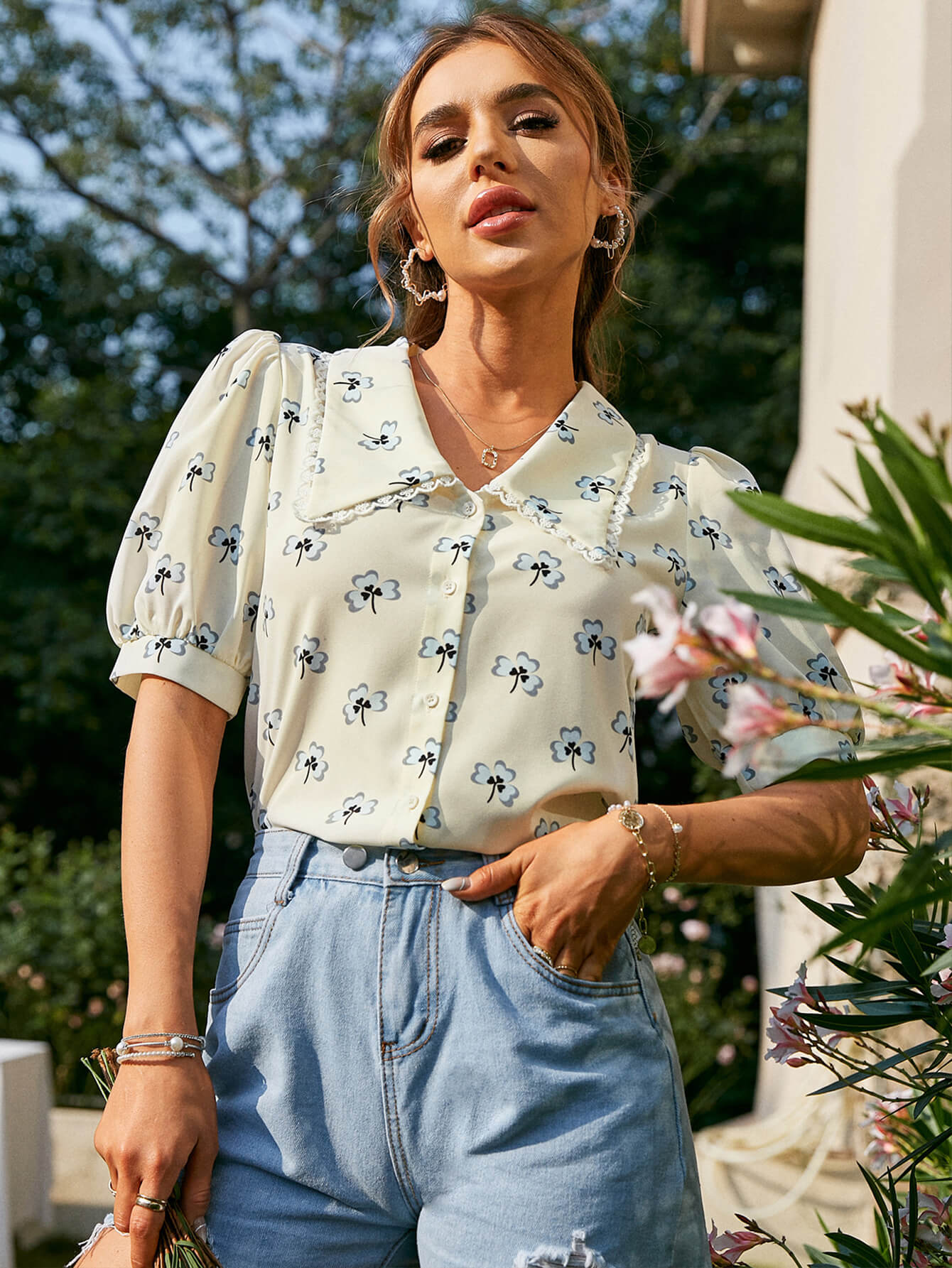 Floral Lace Trim Short Puff Sleeve Shirt