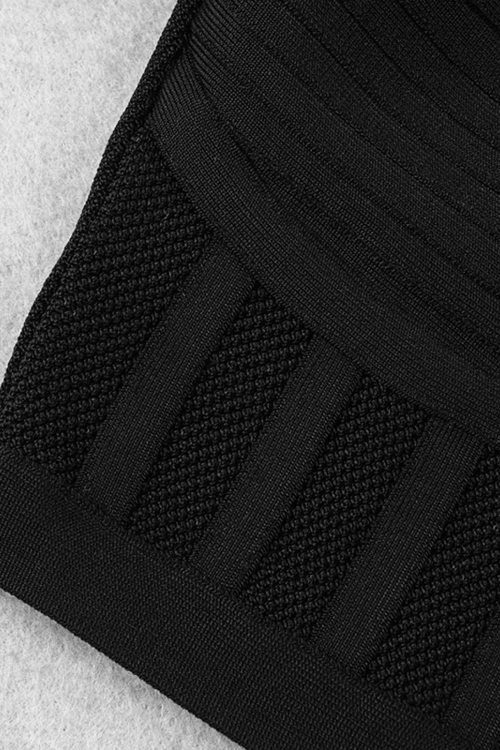 Padded Shoulder Strip Detail Crop Top