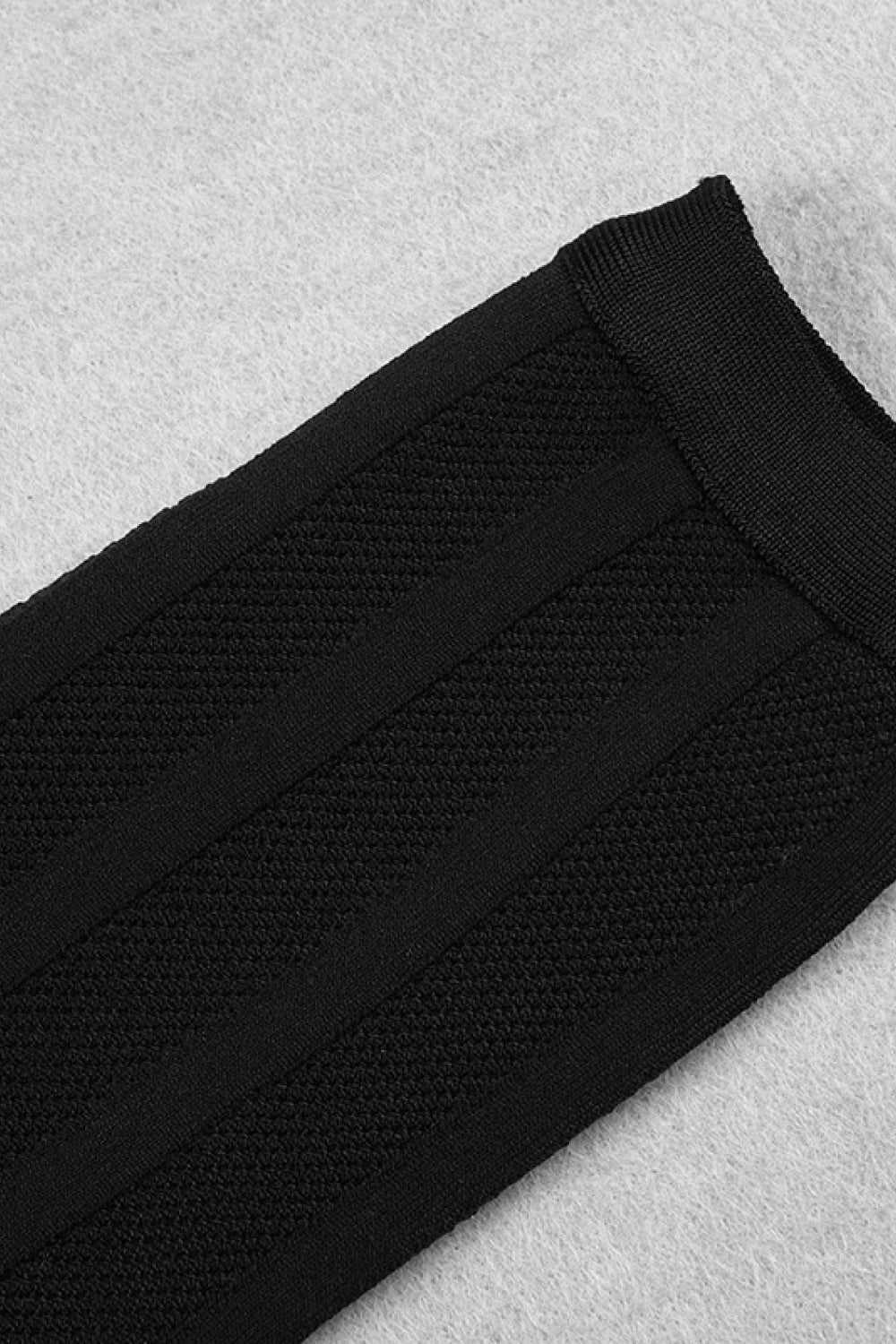 Padded Shoulder Strip Detail Crop Top